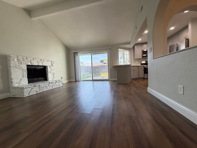 Building Photo - 8267 Moorhaven Way