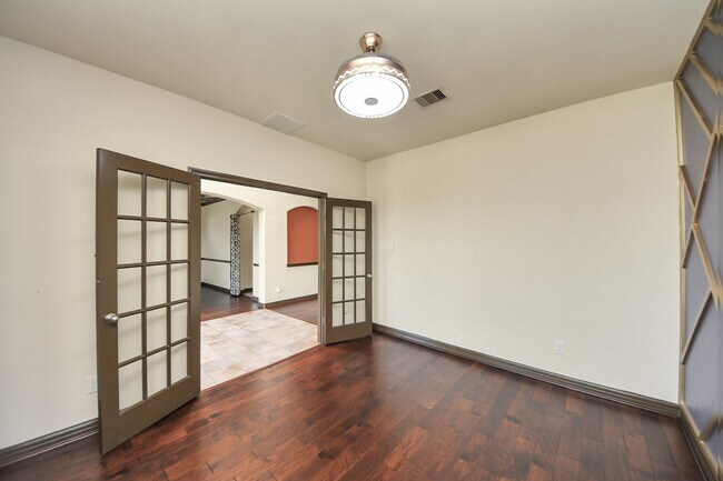 Building Photo - 26407 Wooded Hollow Ln