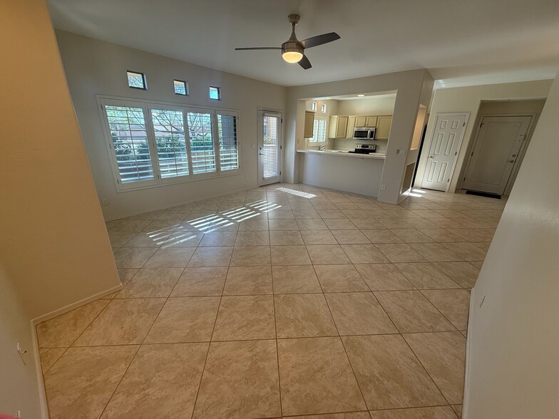 Building Photo - 9100 E Raintree Dr