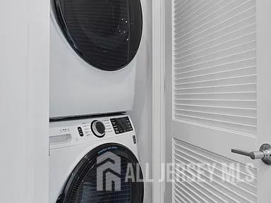 Building Photo - 2000 Schindler Dr