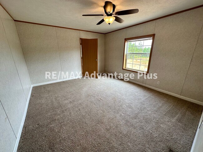 Building Photo - Affordable 3-Bedroom with Master Suite and Private Setting!