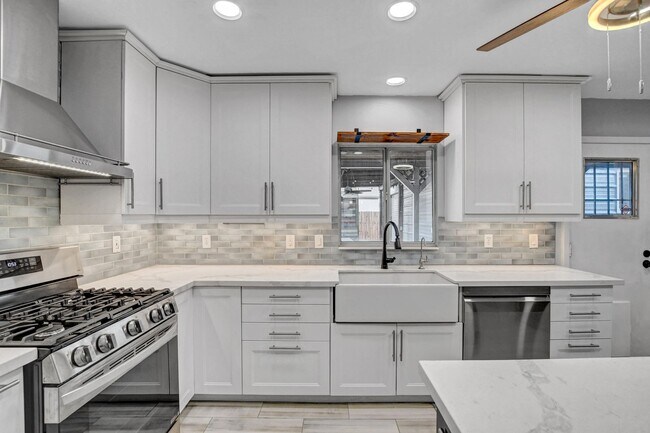 Building Photo - UNIQUE SINGLE FAMILY HOME! - No HOA, Car Lift, RV Parking and Nice Backyard