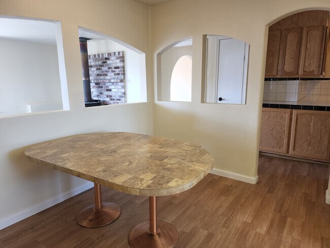 Building Photo - Large manufactured home in Topaz Ranch Estates