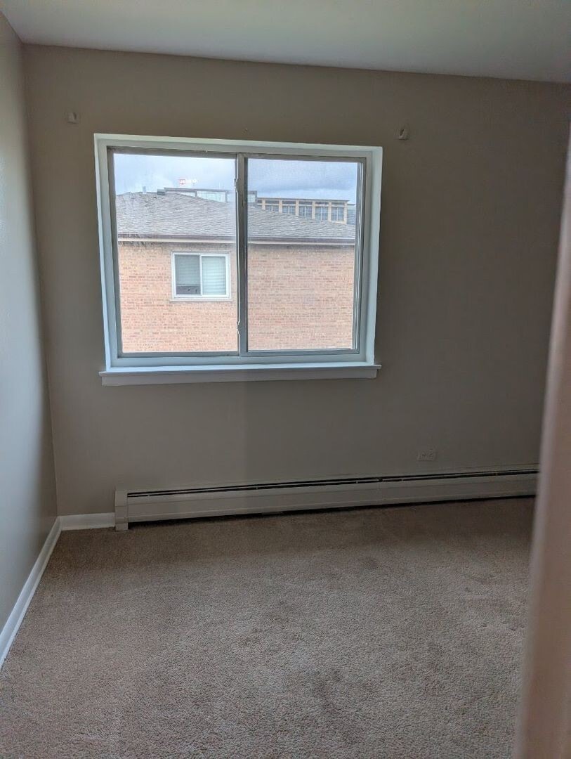 Building Photo - 9595 Maple Dr