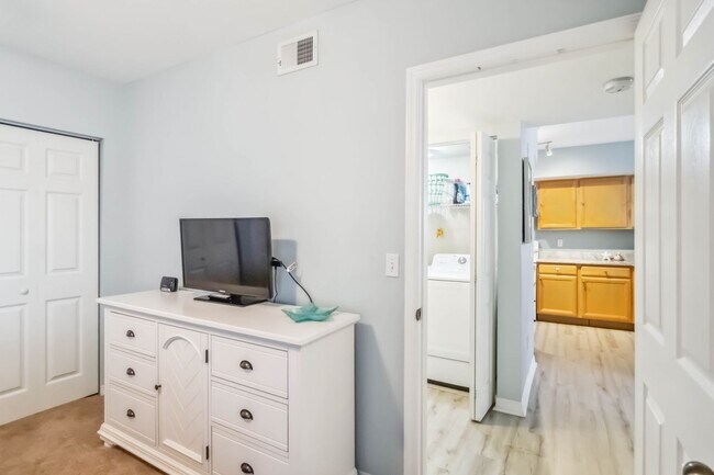 Building Photo - Beautiful furnished 2/2 unit becoming avai...