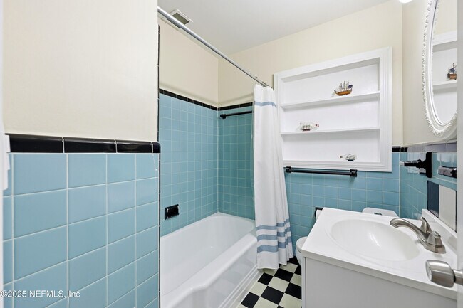 Building Photo - 457 Nightingale Rd