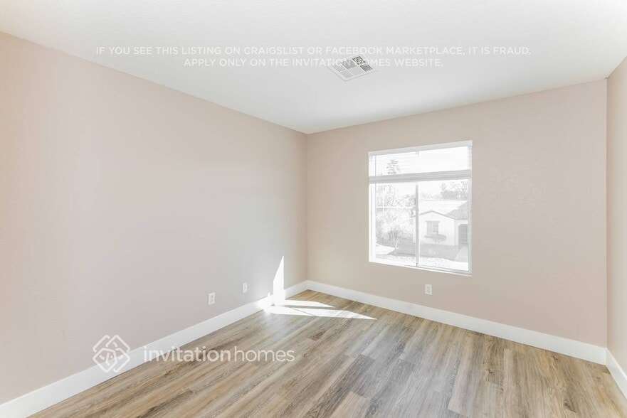 Building Photo - 207 Malcolm St