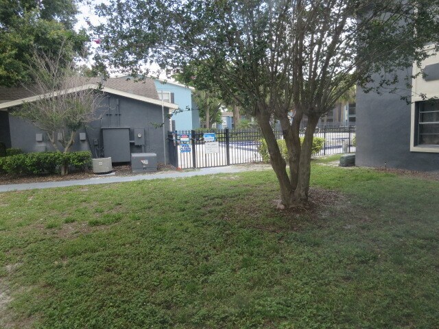 Building Photo - 2541 N Alafaya Trail