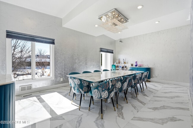 Building Photo - 107 Grant Ave