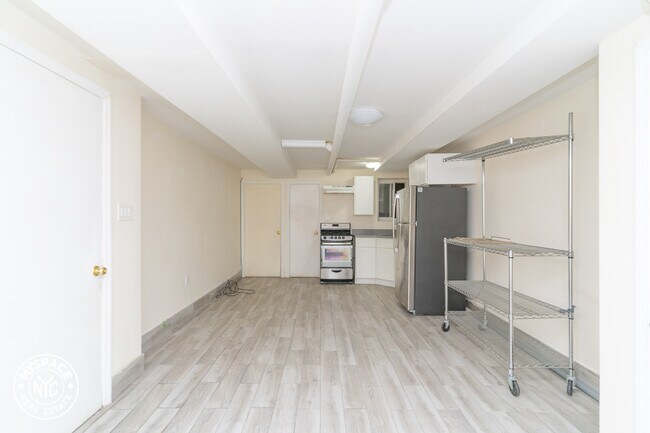 Building Photo - 79 Underhill Ave