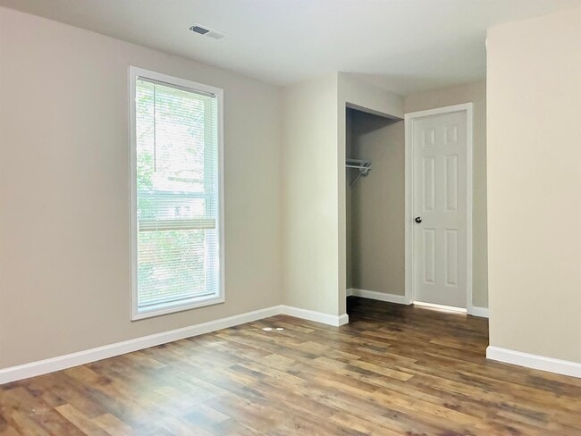 Building Photo - 506 Bonny St