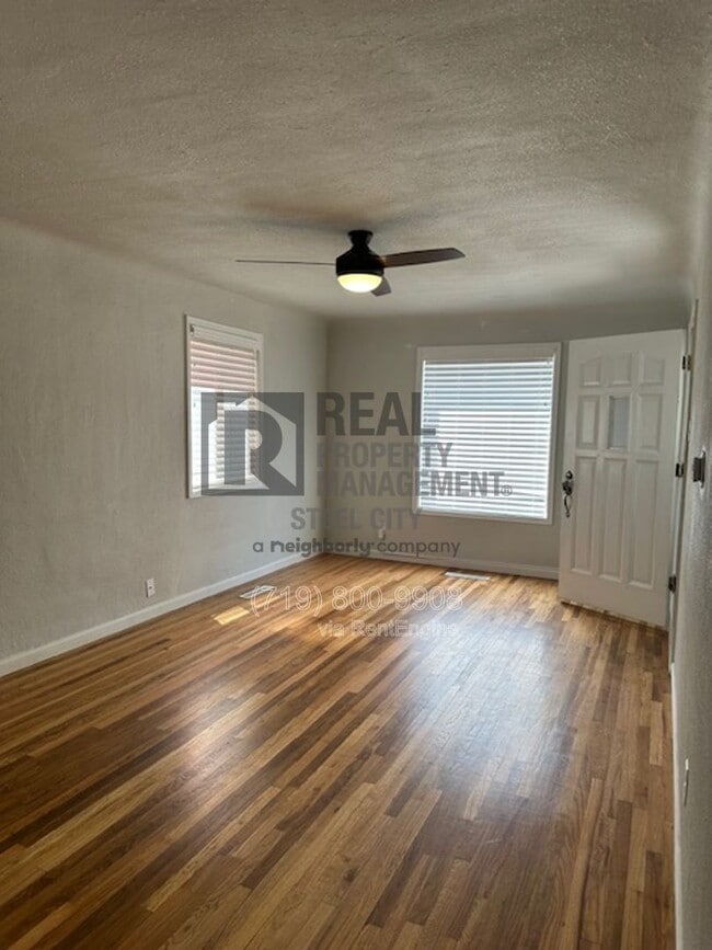 Building Photo - 2410 St Clair Ave.