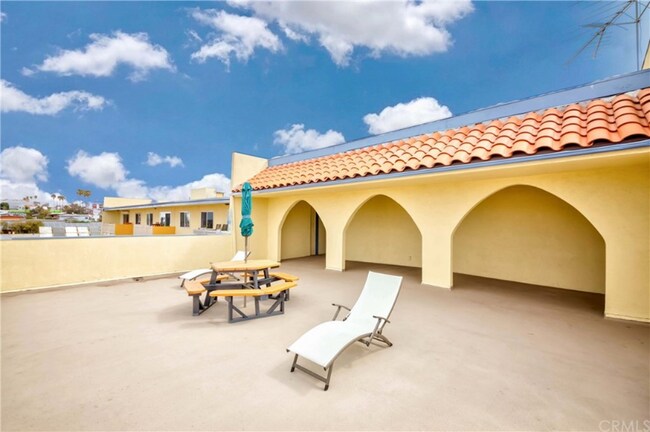 Building Photo - 1707 E Pacific Coast Hwy