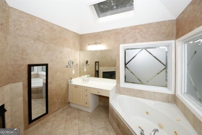 Building Photo - 1354 Brookhaven Village Cir NE