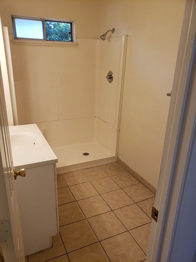Building Photo - 746 Rancheria Dr