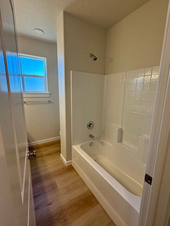 Building Photo - Welcome home! 4 bed 2 bath in Caldwell Idaho