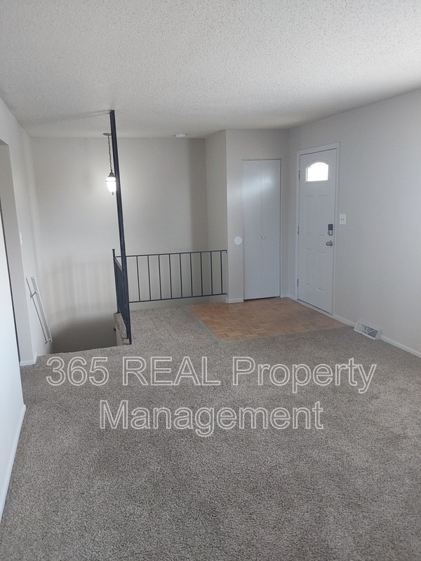 Building Photo - 803 4th St