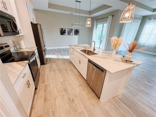 Building Photo - 14377 Overlook Ave