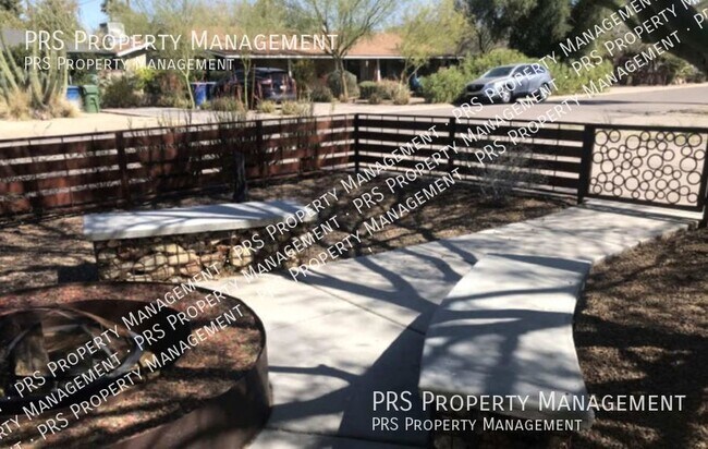 Building Photo - 603 E Solana Dr