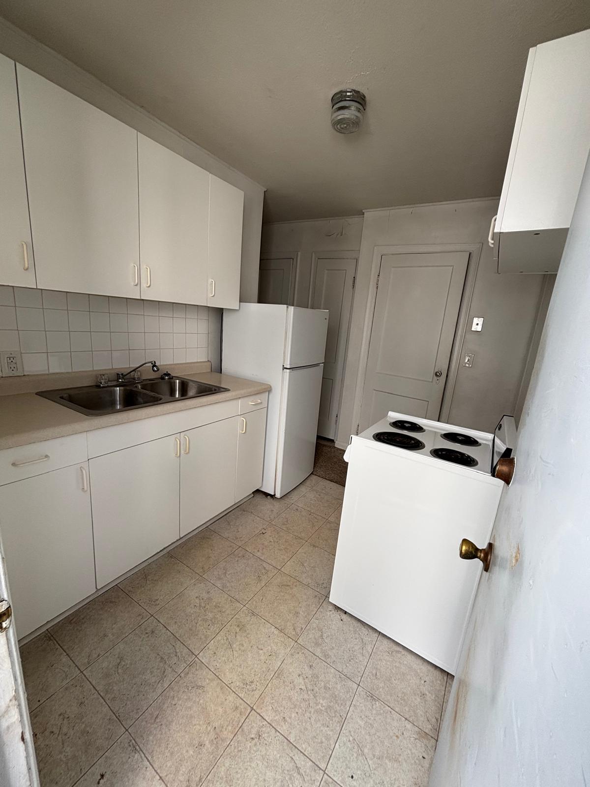 Building Photo - 4021 Clarendon Rd