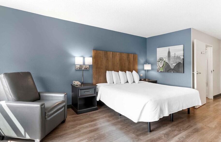 Building Photo - Furnished Studio-Union City - Dyer St.