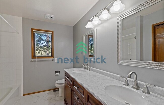 Building Photo - Beautiful 4-Bedroom Home with Spacious Yard in a Quiet Cul-de-Sac