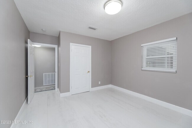 Building Photo - 5262 Tulane Ave