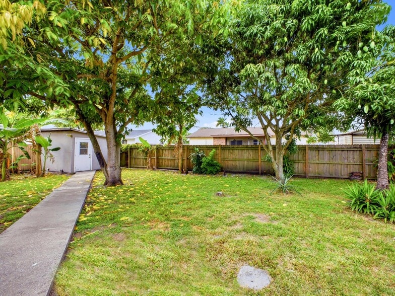 Building Photo - 3561 Oberon Ave