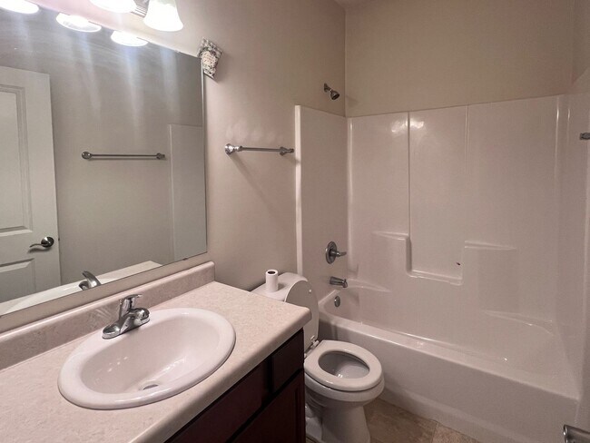Building Photo - Newer Ranch Home in Avalon Bluff - 3 Bedrooms Plus a Den