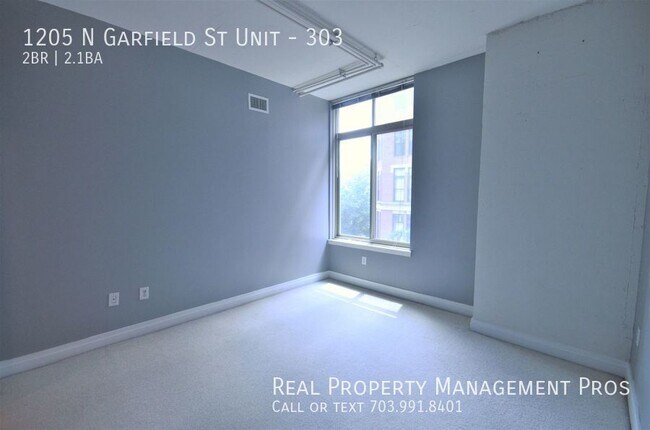Building Photo - 1205 N Garfield St