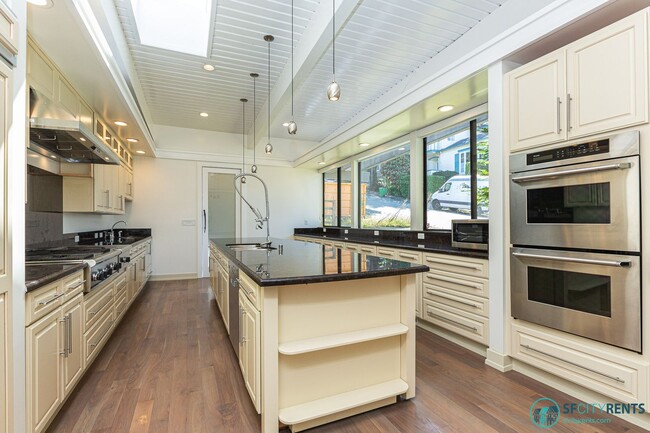 Building Photo - Sherwood Forest: Single Family Home w/ 2 C...