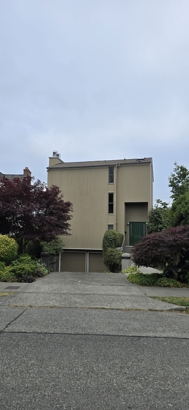 Building Photo - 3033 W Viewmont Wy W