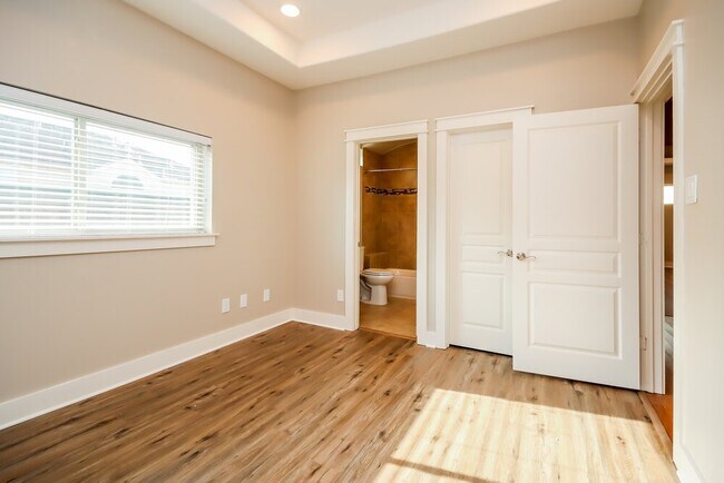 Building Photo - 5743 Kansas St