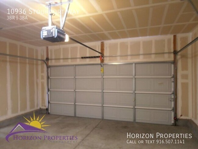 Building Photo - Modern Two-story 3 Bed 2.5 Bath 1,374 sqft...