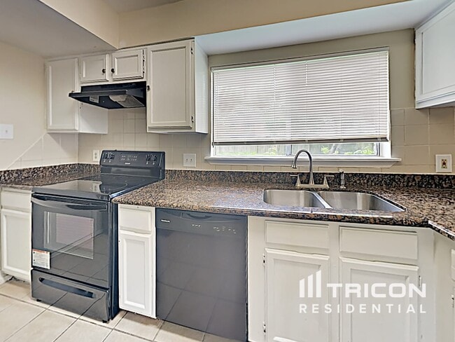 Building Photo - 16506 Quail Dale Dr