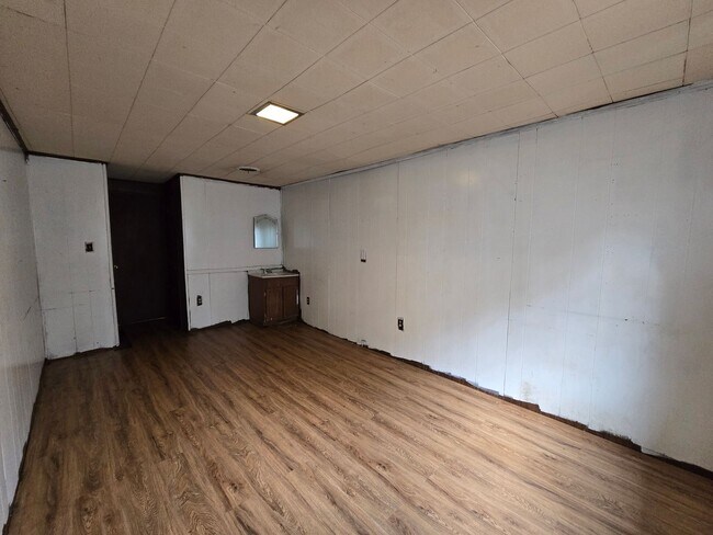 Building Photo - 1820 McGougan Rd