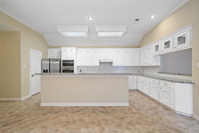 Building Photo - 6627 Queensclub Dr