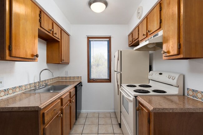 Building Photo - 2600 W Zia Rd