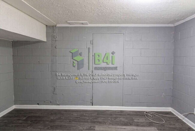 Building Photo - 1205 Spring St