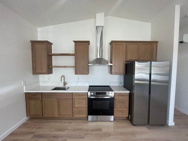 Building Photo - 542 Daniel Dr