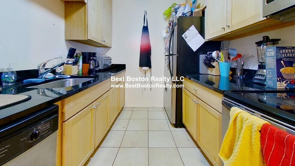 Building Photo - 84 Grant St