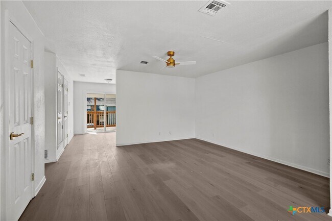 Building Photo - 2213 B Valley Forge Ave