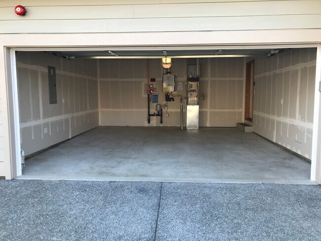 Building Photo - 715 Kodiak Ln