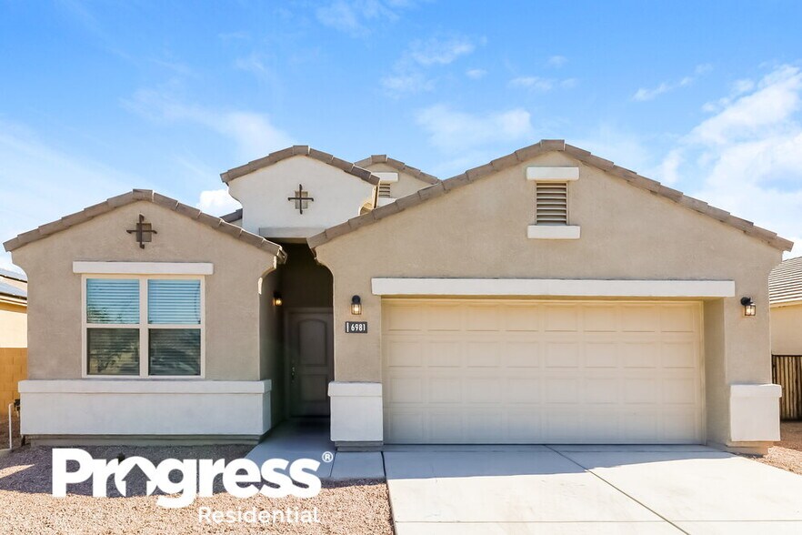 Primary Photo - 6981 S Blue Hills Dr