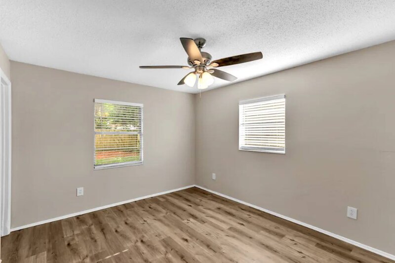 Building Photo - 910 E Humphrey St