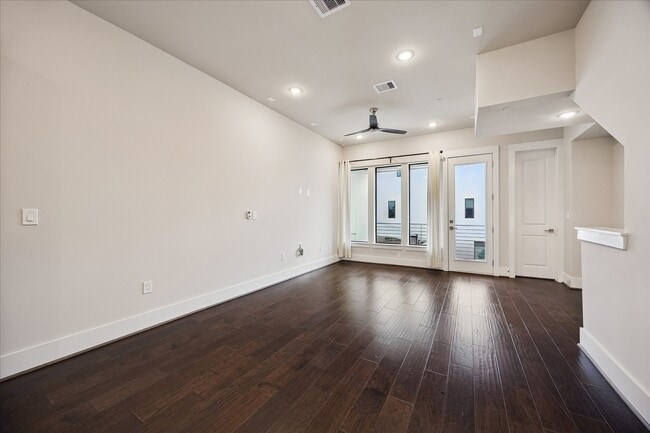 Building Photo - 2401 Crawford St