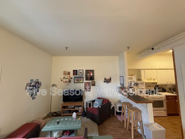 Building Photo - 194 North St