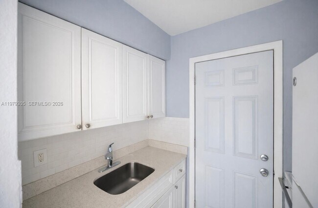 Building Photo - 6080 W Flagler St