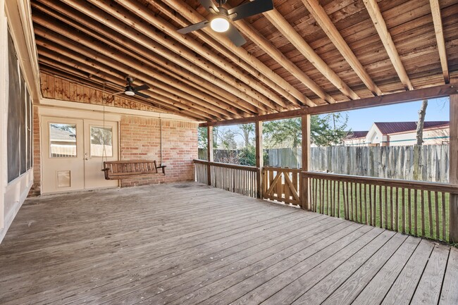 Building Photo - 16426 Forest Bend Ave