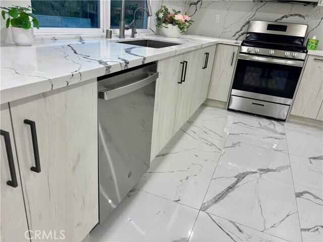 Building Photo - 11774 Doral Ave